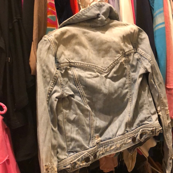 Distressed jean jacket - Picture 4 of 8